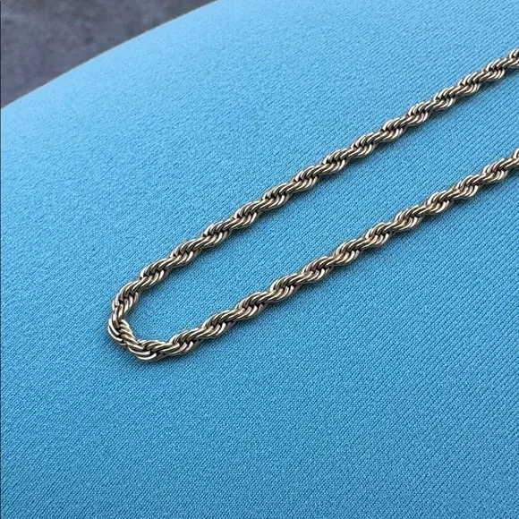 Ellie Vail Jewelry • Twist Rope Chain Necklace - Picture 4 of 5
